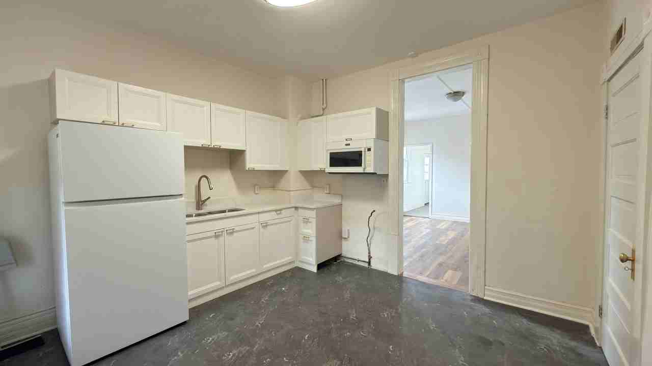 639 N 5th St - Photo 3 of 14