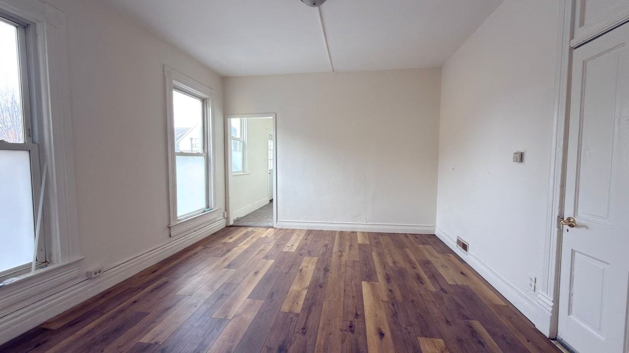 639 N 5th St - Photo 4 of 14