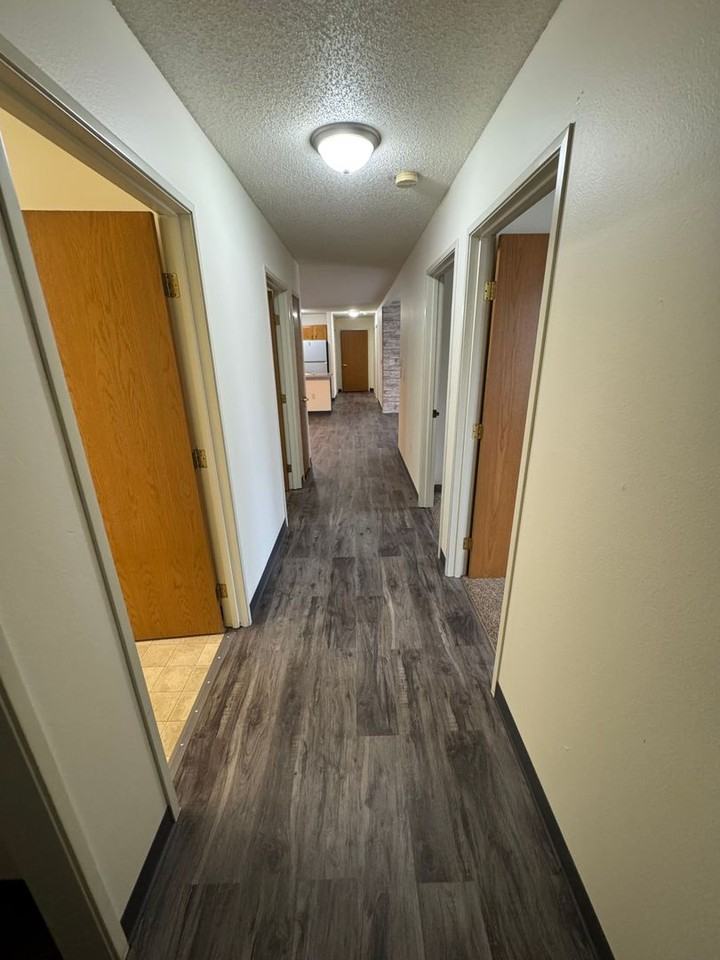 PIONEER BLUFF APARTMENTS - Photo 2 of 25
