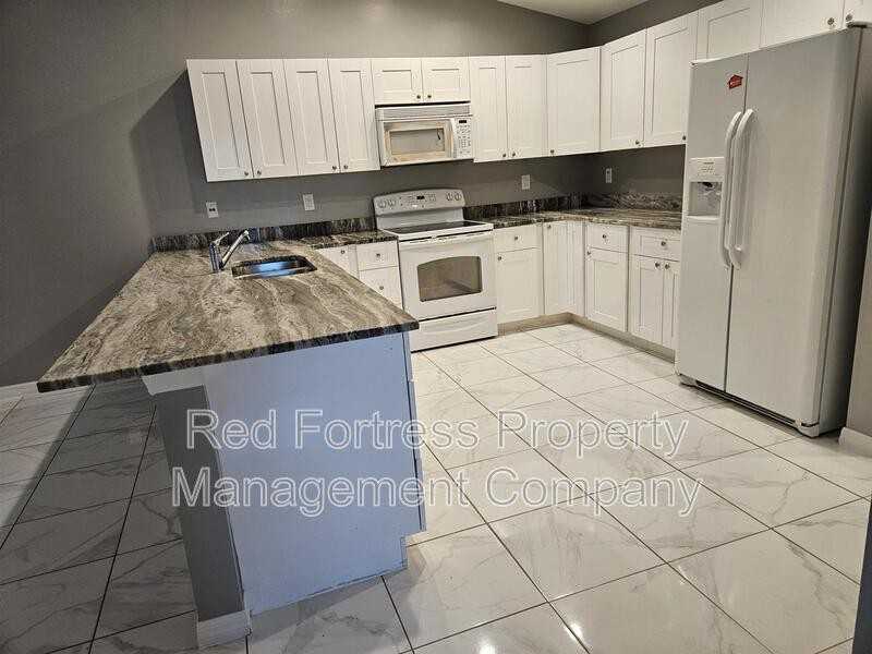 310 Gordon Ave S - Photo 2 of 9