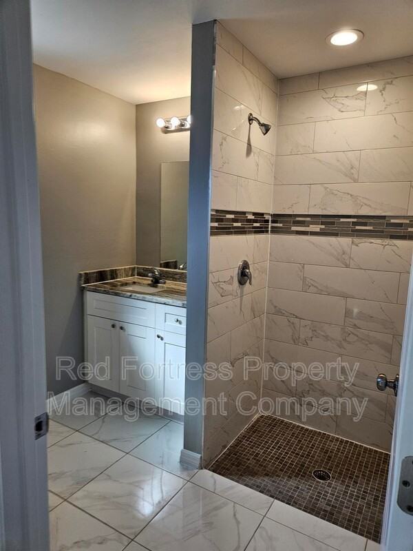 310 Gordon Ave S - Photo 7 of 9