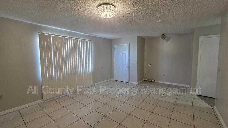 2336 Chestnut Hills Dr - Photo 2 of 15