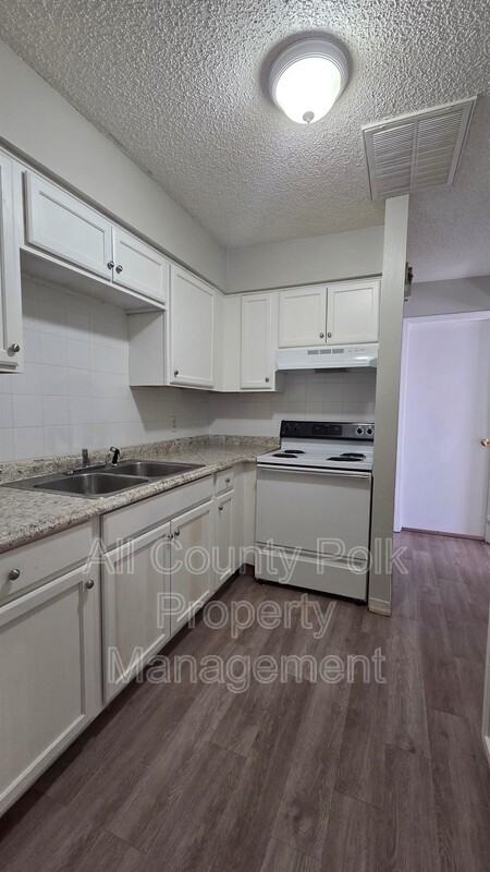 2336 Chestnut Hills Dr - Photo 5 of 15