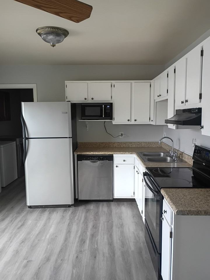 25 Walnut Mill Ln #1 - Photo 4 of 16