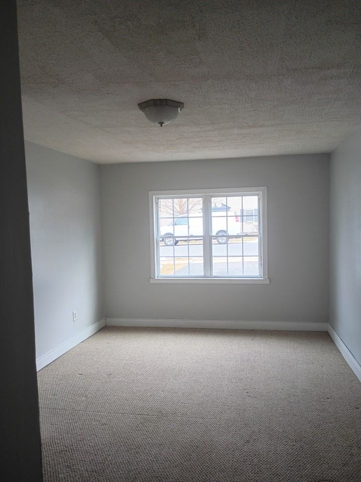 25 Walnut Mill Ln #1 - Photo 5 of 16