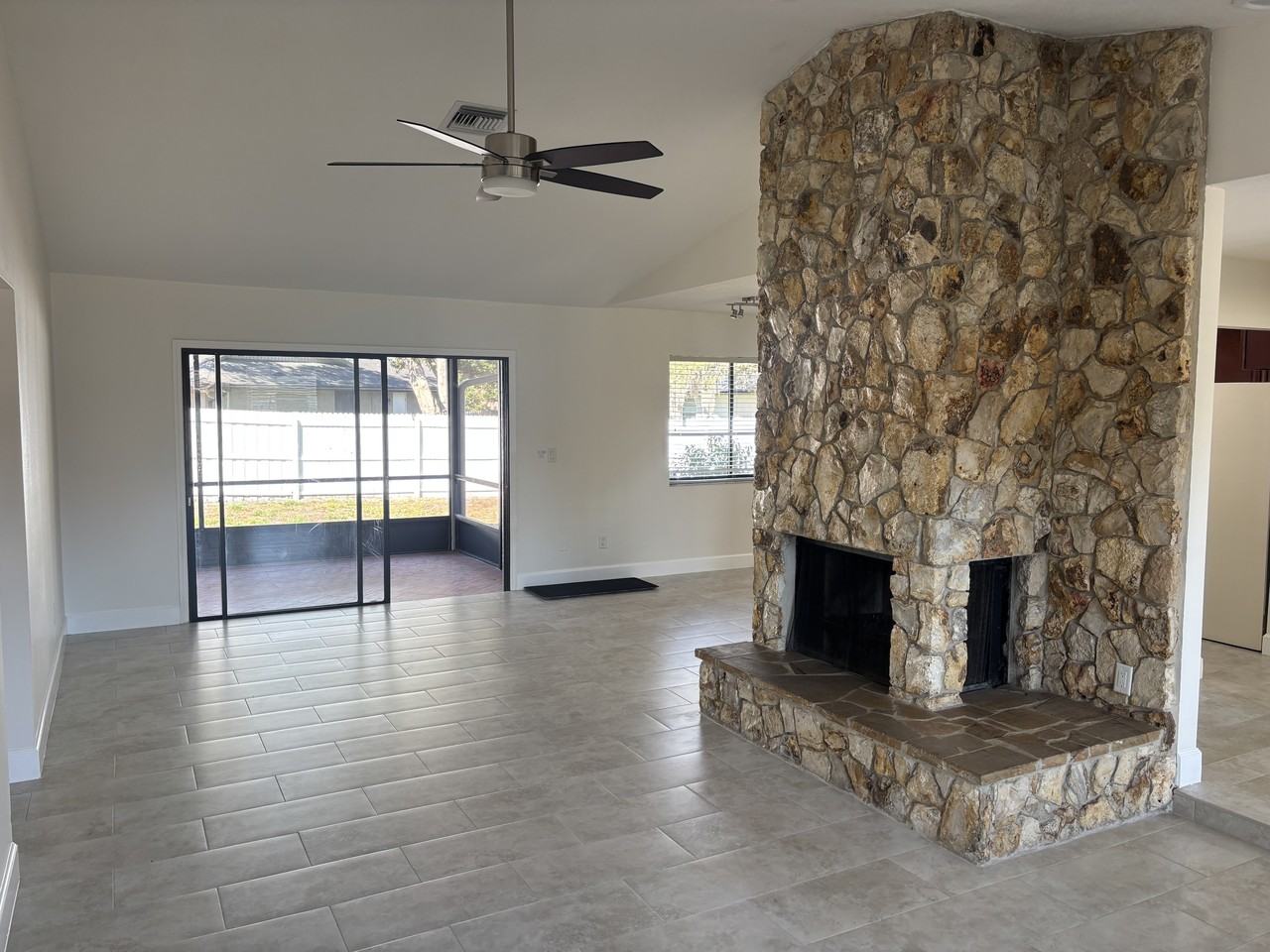 1813 E Cheryl Dr #1 - Photo 5 of 11