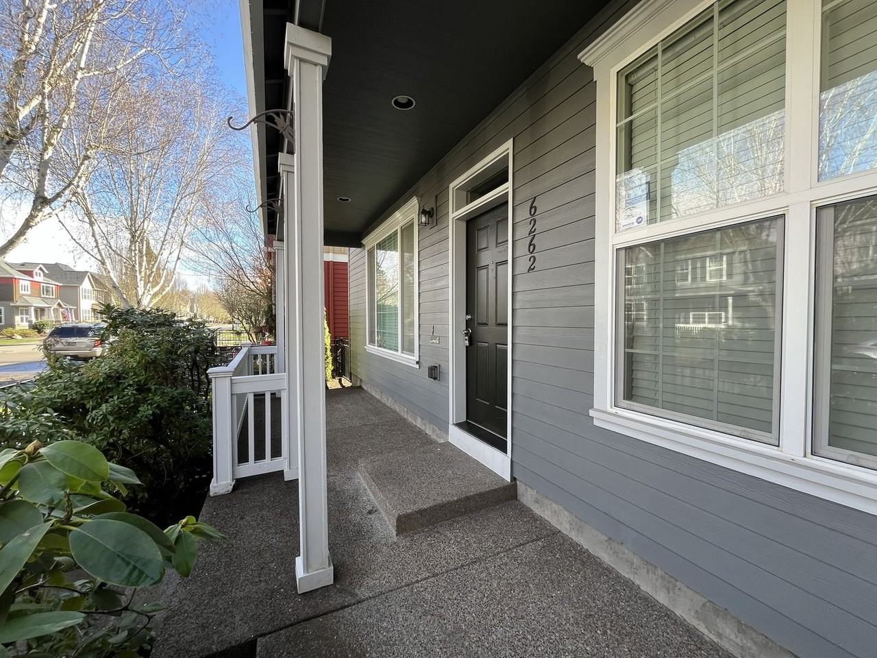 6262 Ne Chestnut St - Photo 6 of 50