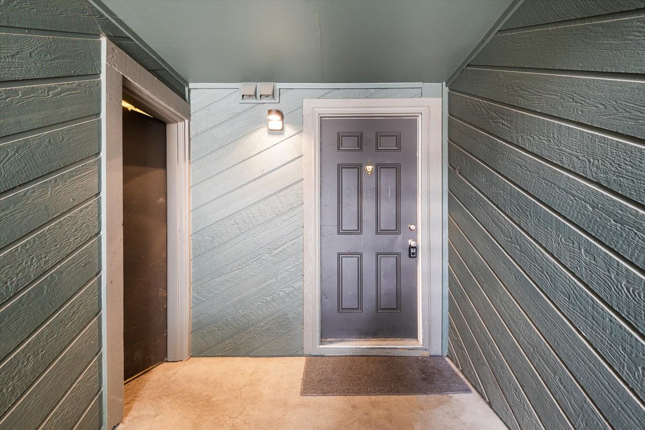 14130 E TEMPLE DR - Photo 2 of 28