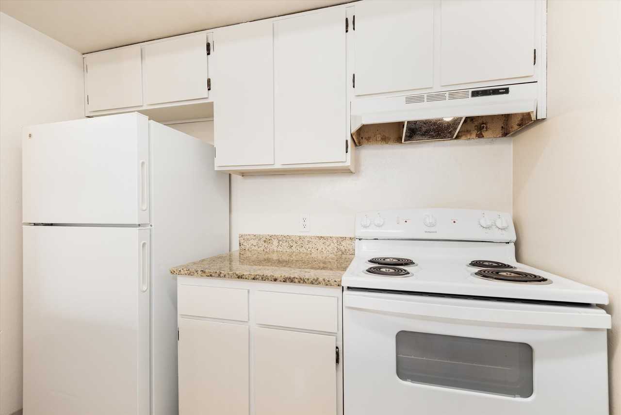 14130 E TEMPLE DR - Photo 6 of 28