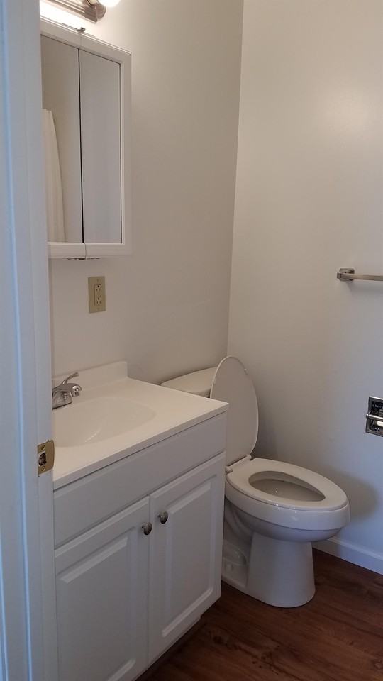 Sussex Court Apartments - Photo 4 of 14