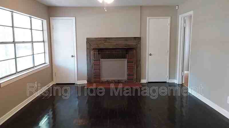 900 Lynndale Ln - Photo 3 of 17