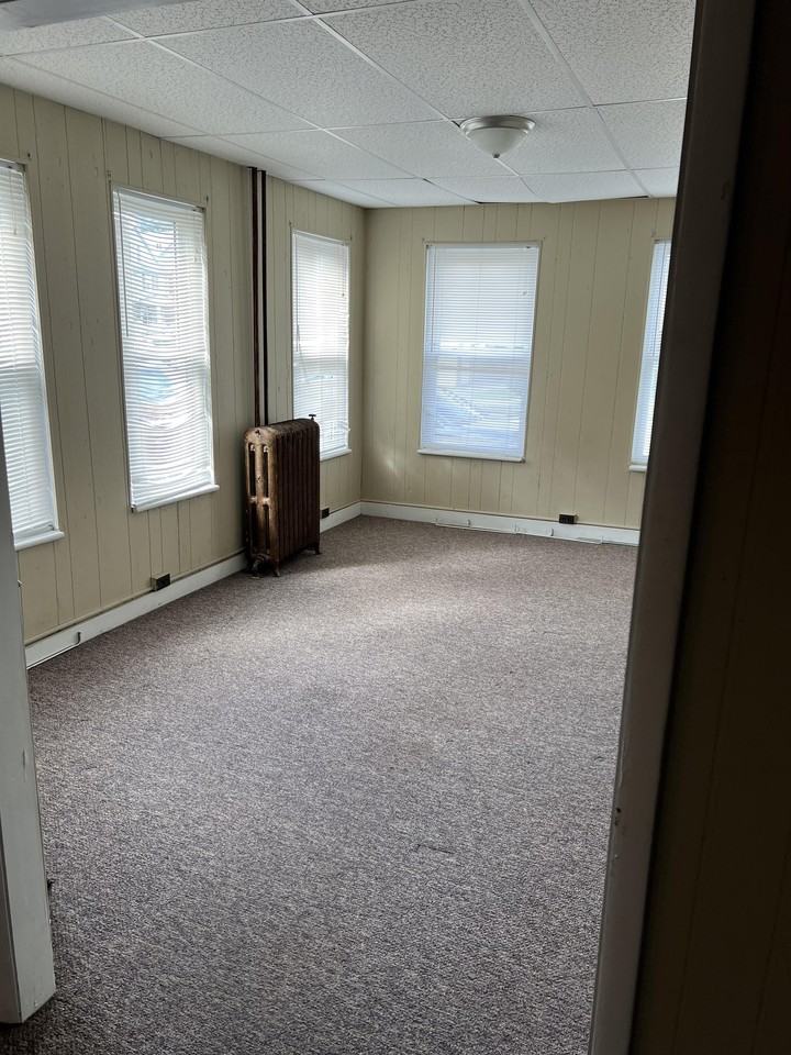 204 N 12th Ave - Photo 3 of 19