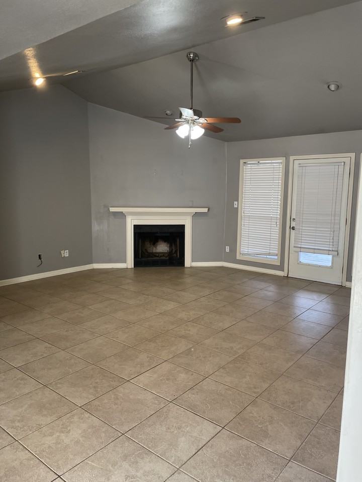 2106 Fox Meadow Ln #1 - Photo 3 of 12