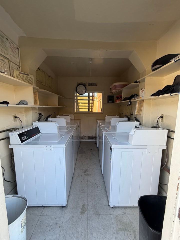 10041 Scott Avenue - Photo 4 of 27