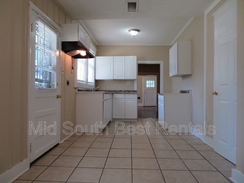 719 N Willett St - Photo 3 of 8