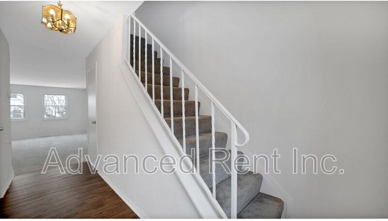 10 Watkins Glen Ct - Photo 3 of 28