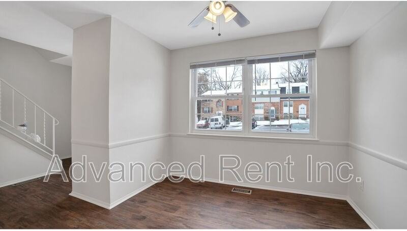 10 Watkins Glen Ct - Photo 4 of 28