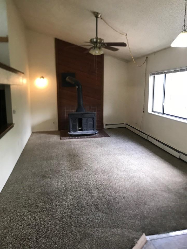 715 Marine St - Photo 2 of 17