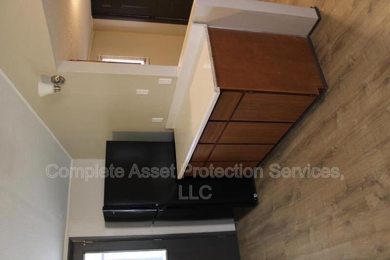 306 Chestnut St - Photo 6 of 10