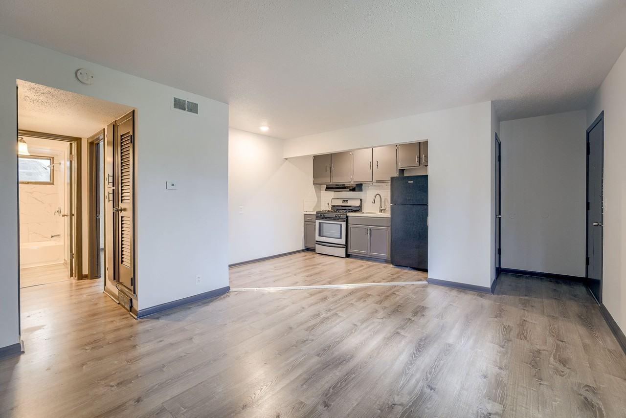 4513 LAFAYETTE AVENUE - Photo 2 of 12