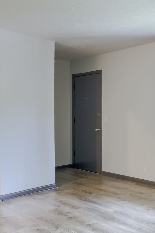 4513 LAFAYETTE AVENUE - Photo 4 of 12