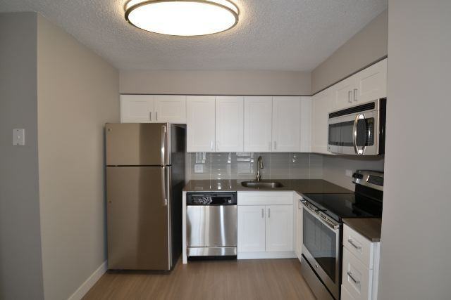 2555 N Clark St #908 - Photo 2 of 20