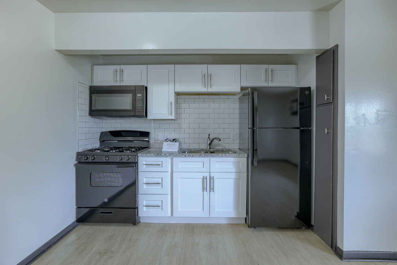 4505 LAFAYETTE AVENUE - Photo 3 of 19