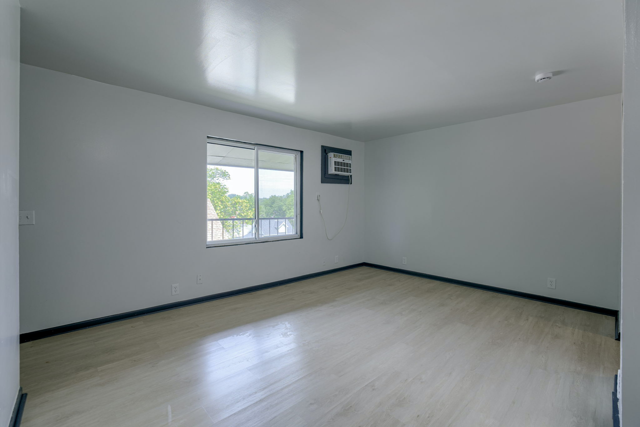 4505 LAFAYETTE AVENUE - Photo 5 of 19