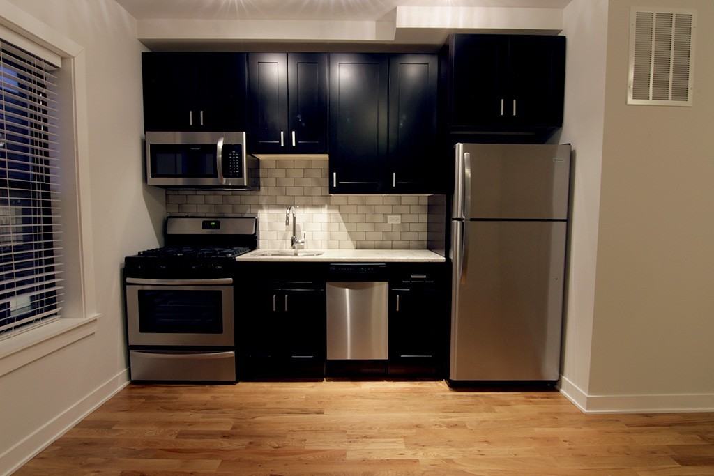 2209 W Eastwood Ave #2S - Photo 2 of 20