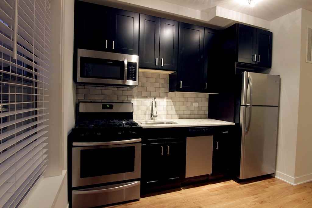 2209 W Eastwood Ave #2S - Photo 3 of 20