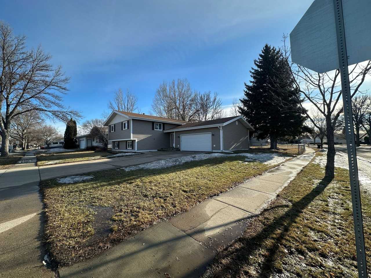 1400 S 3rd St - Photo 5 of 27