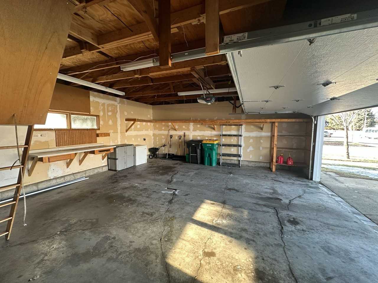 1400 S 3rd St - Photo 7 of 27