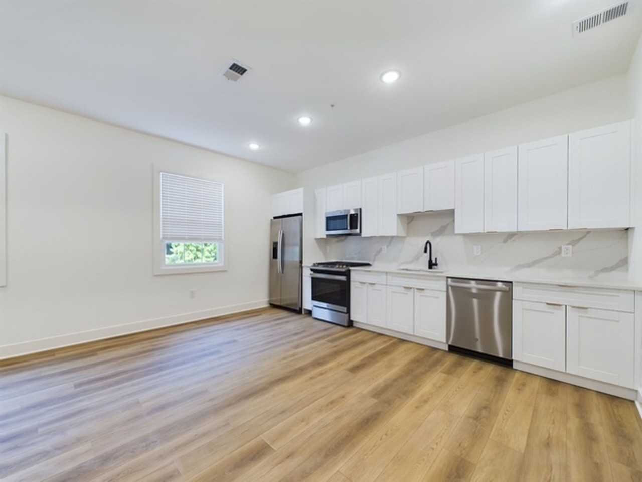 195 Main Street Associates, LLC - Photo 4 of 6