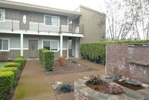 featured image of 984 Nw Circle Blvd