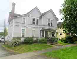 featured image of 511 E Chestnut St