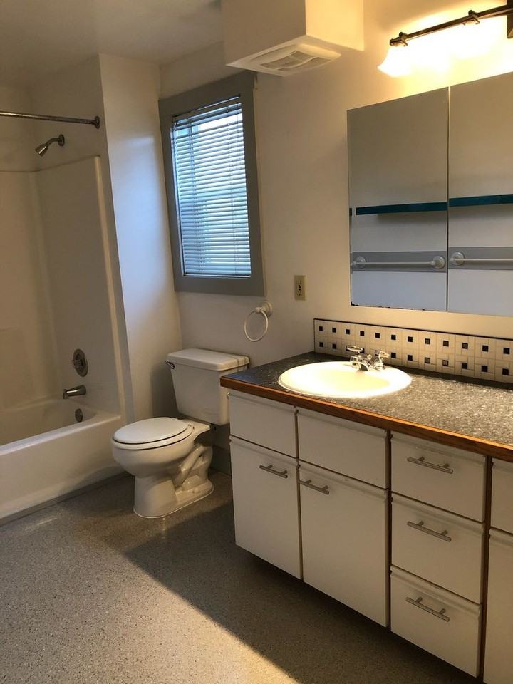 511 E. Chestnut Street - Photo 5 of 9