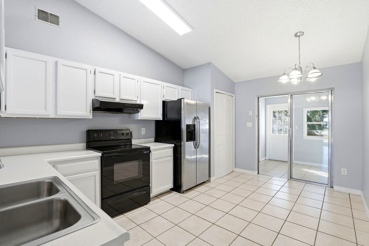 1972 Bonneville Drive - Photo 3 of 20