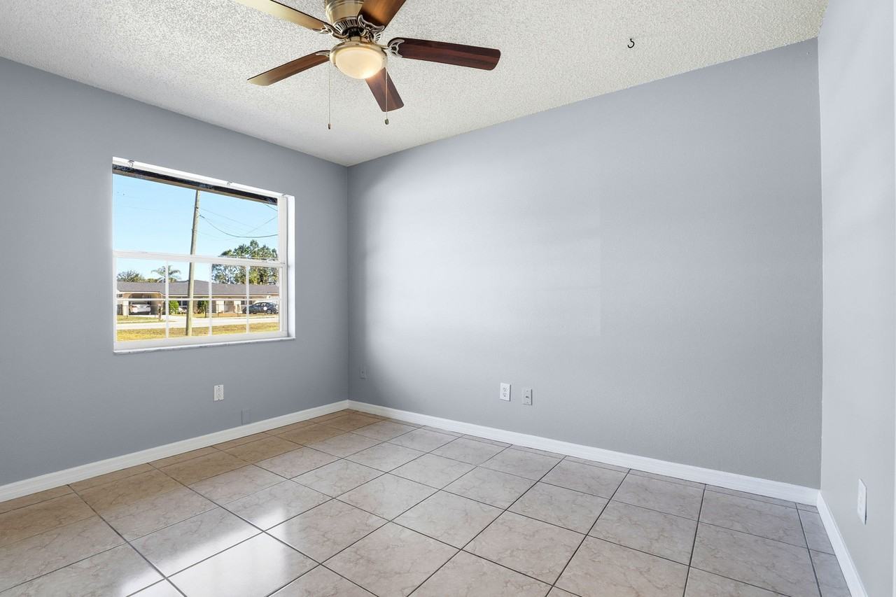 1972 Bonneville Drive - Photo 4 of 20