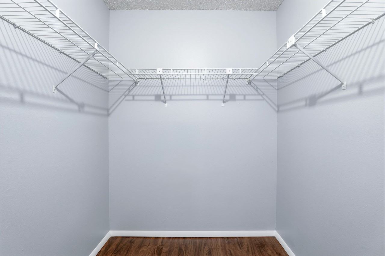 1972 Bonneville Drive - Photo 7 of 20