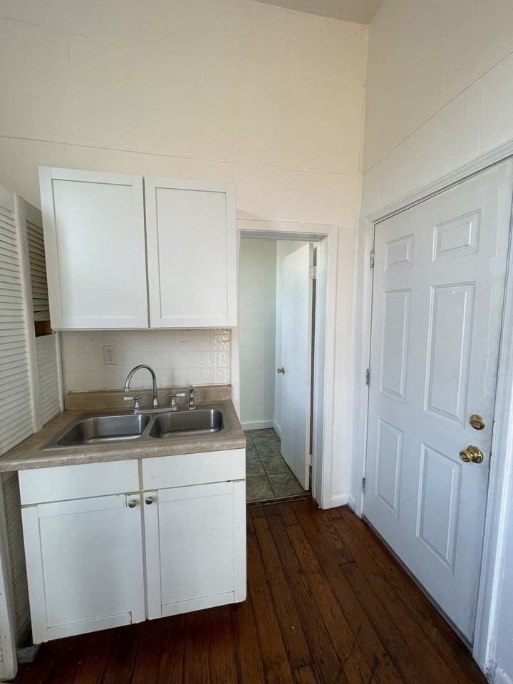 4309-11 Prytania - Photo 2 of 9