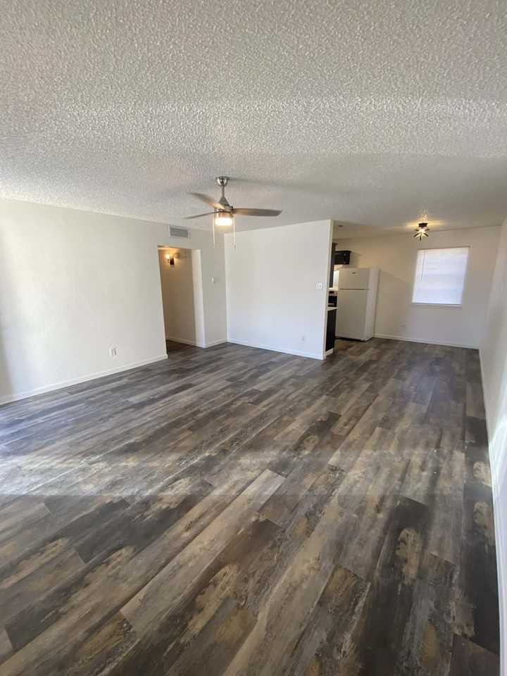 Stagecoach - Photo 2 of 14