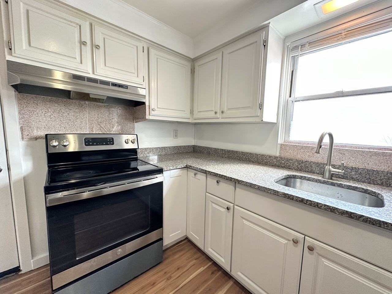 735 Brownsville Road - Photo 4 of 18