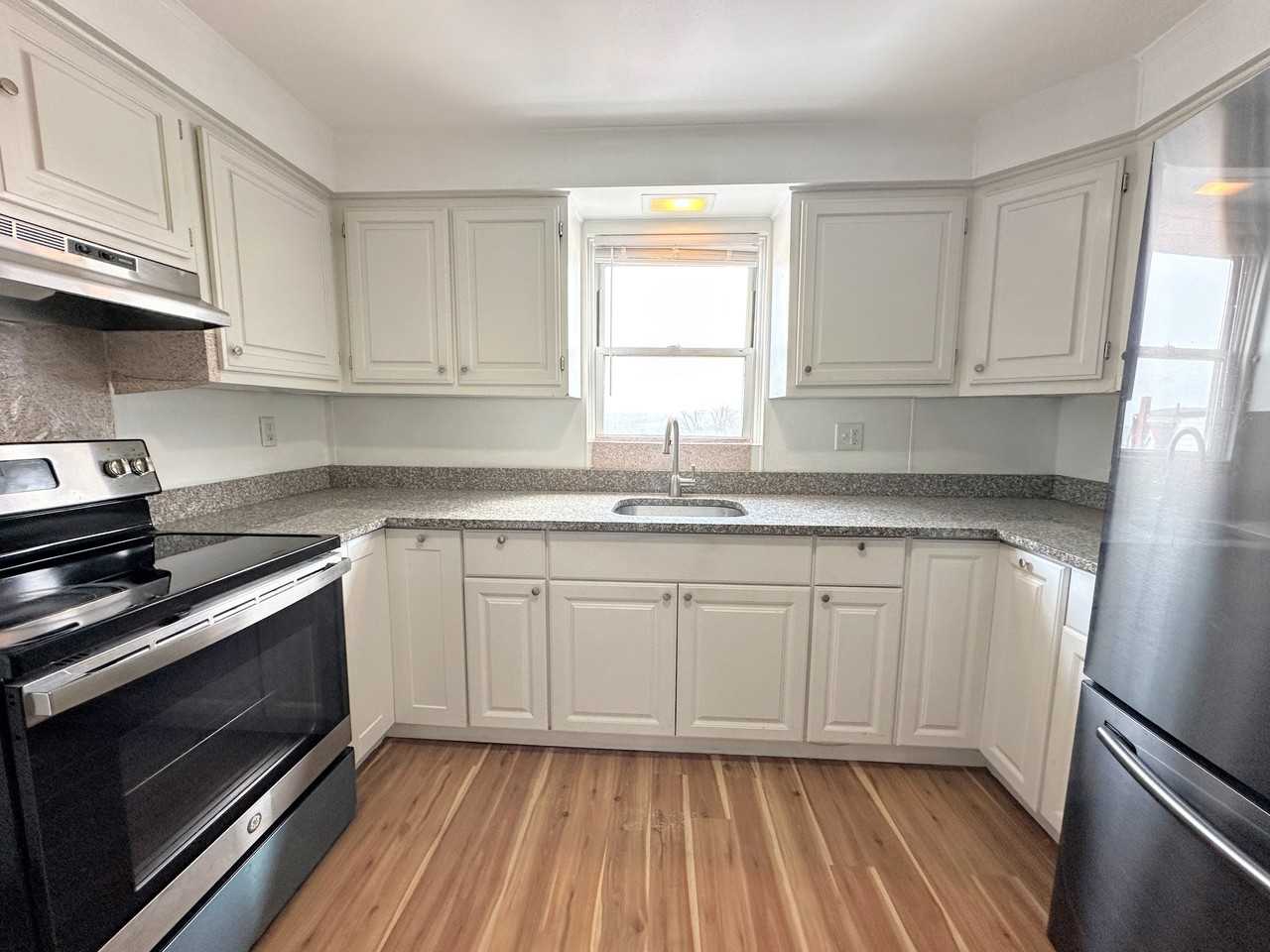 735 Brownsville Road - Photo 5 of 18