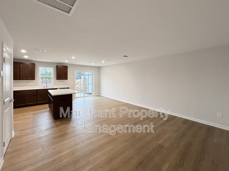 305 Mancini Dr - Photo 5 of 21