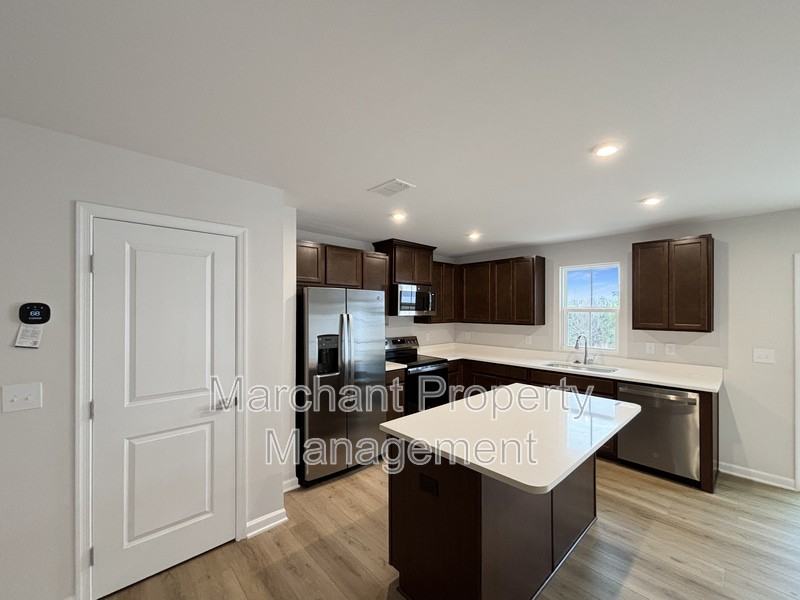 305 Mancini Dr - Photo 6 of 21