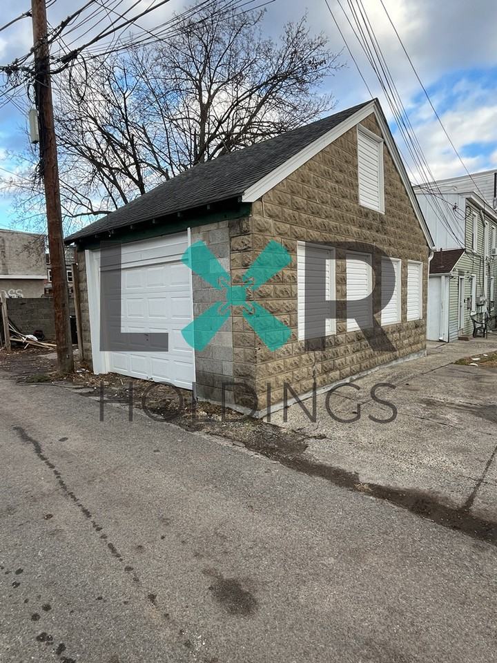 661 Chain St, Norristown, PA - Photo 5 of 6