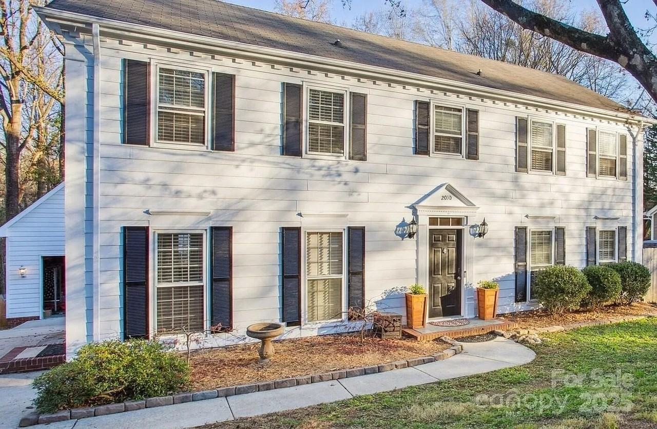 2010 Dembrigh Lane - Photo 3 of 10