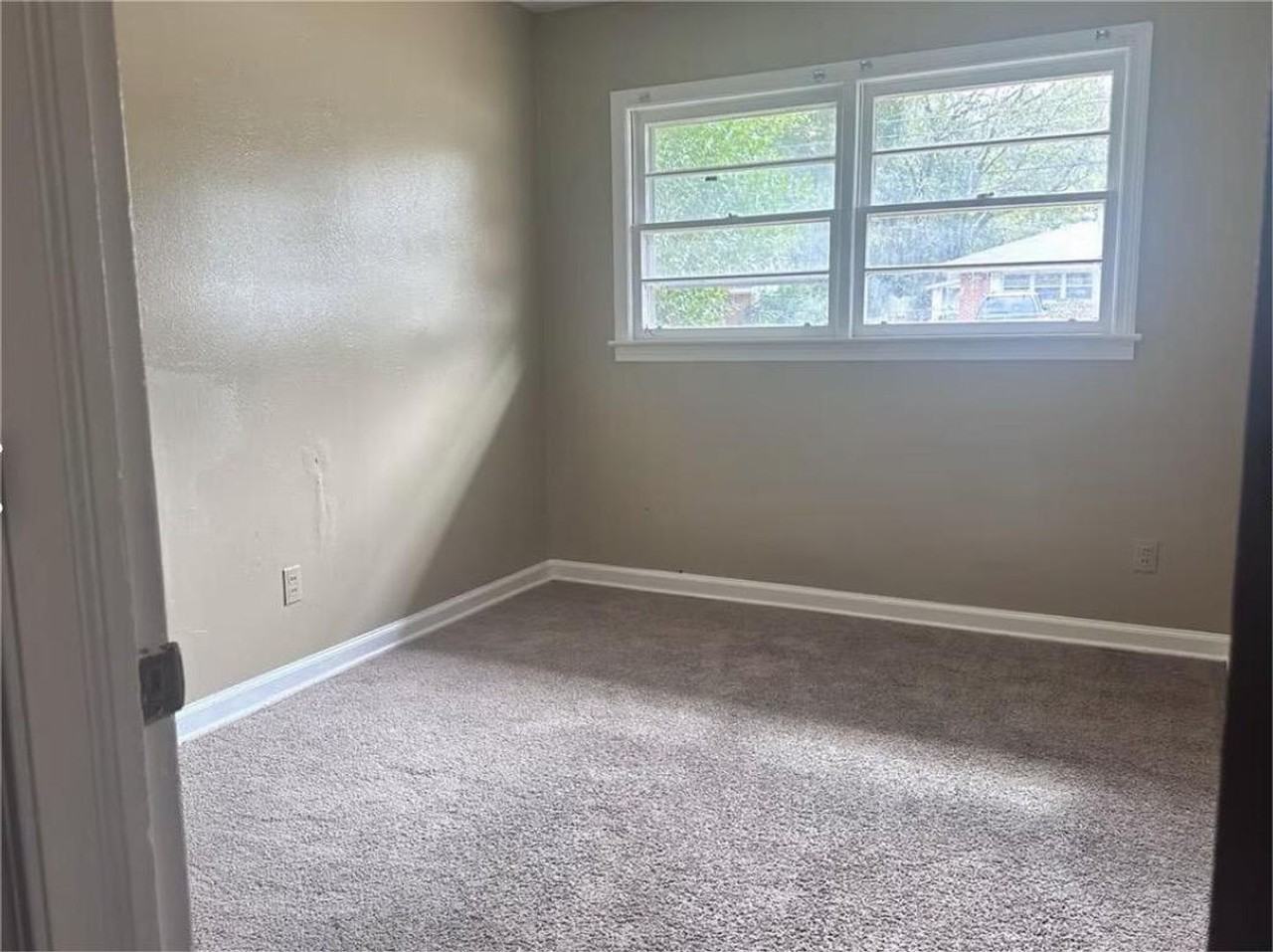 1831 Austin St - Photo 2 of 4