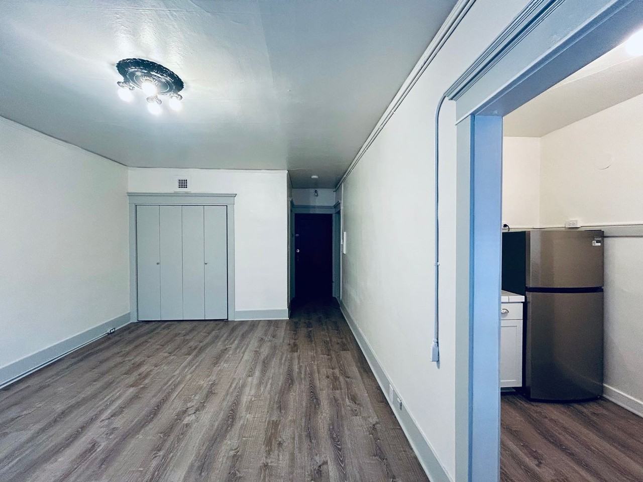 Vradenburg Apartments - Photo 6 of 48