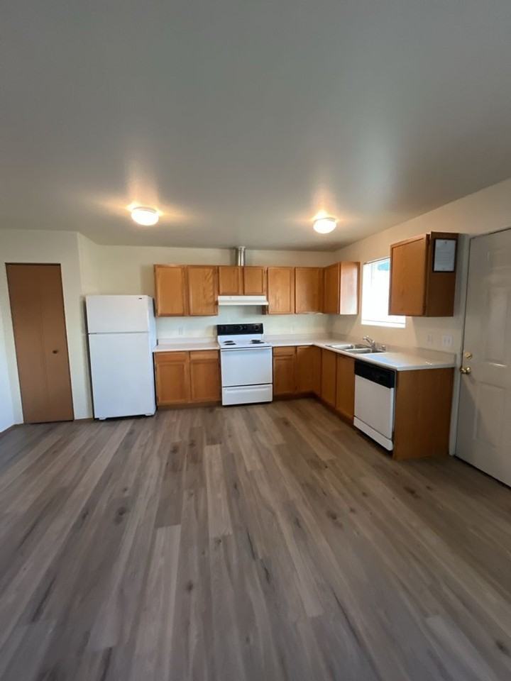 Salish Square Apartments - Photo 2 of 12